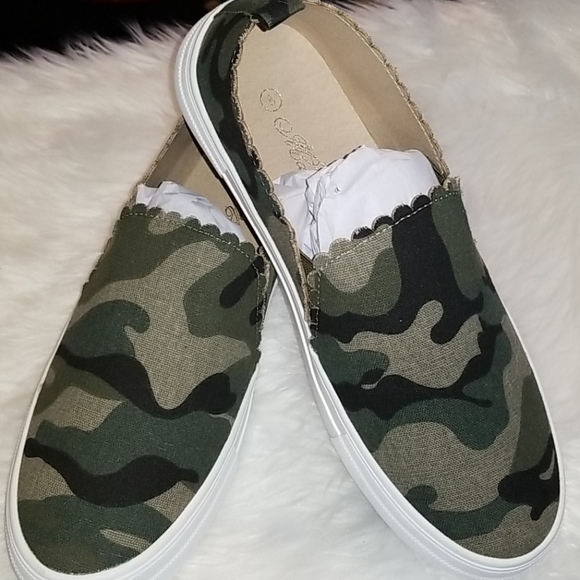 👣MATA TRAFERS Coco5😎 Scalloped Trim Slip on Sneaker Easy on/off great value - Picture 13 of 14